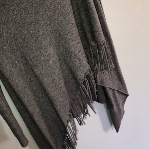 Love Stitch Fringe Asymmetric Shawl Gray Sweater - Picture 5 of 8